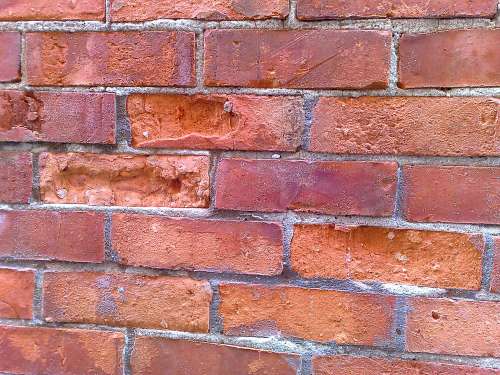 Types of defects on brick - Spalling