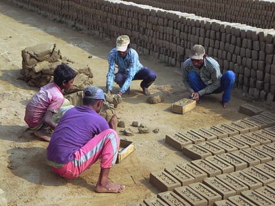 Manufacturing of bricks - Hand moulding